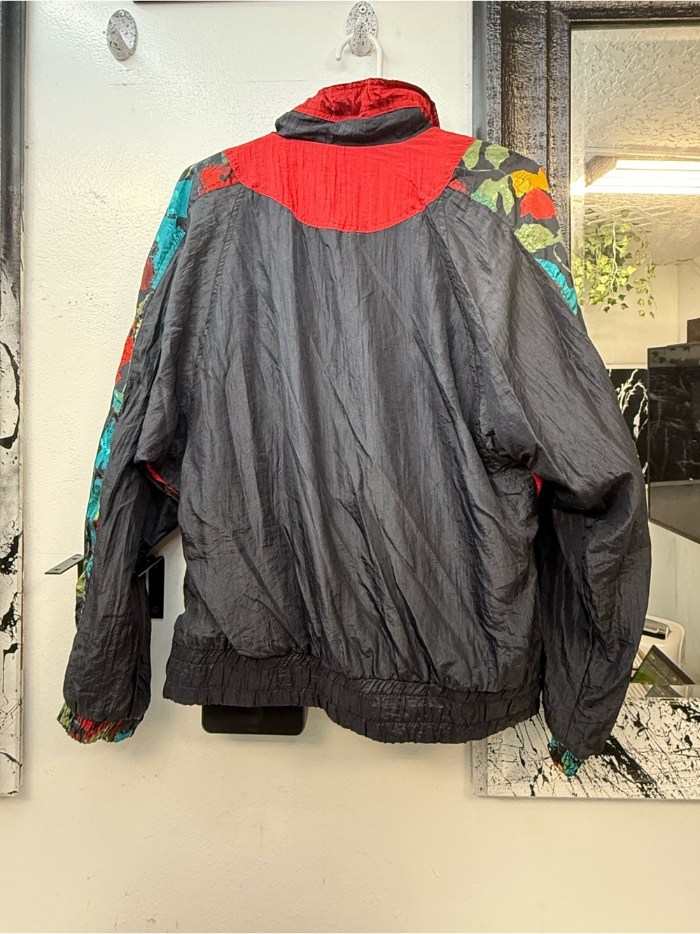 Black Red Floral Vintage Windbreaker Jacket - Picture 5 of 6